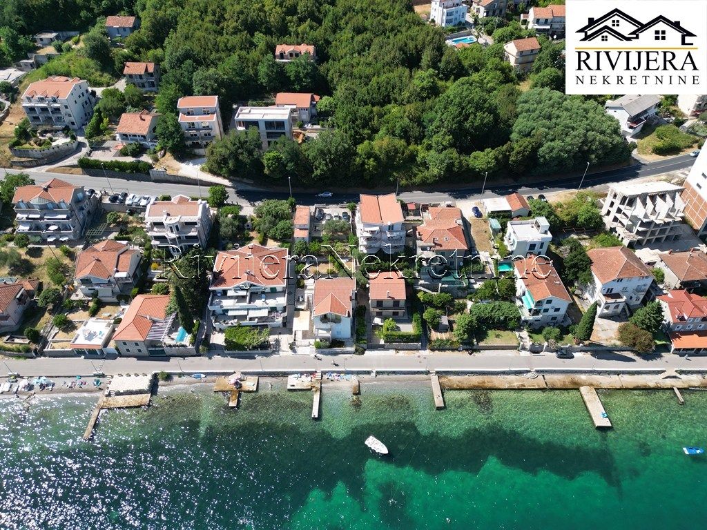 Casa a Herceg-Novi, Montenegro, 46 m² - foto 1