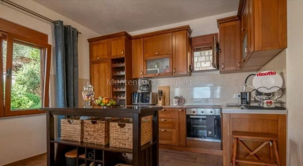 Villa in Bar, Montenegro, 392 m² - picture 2