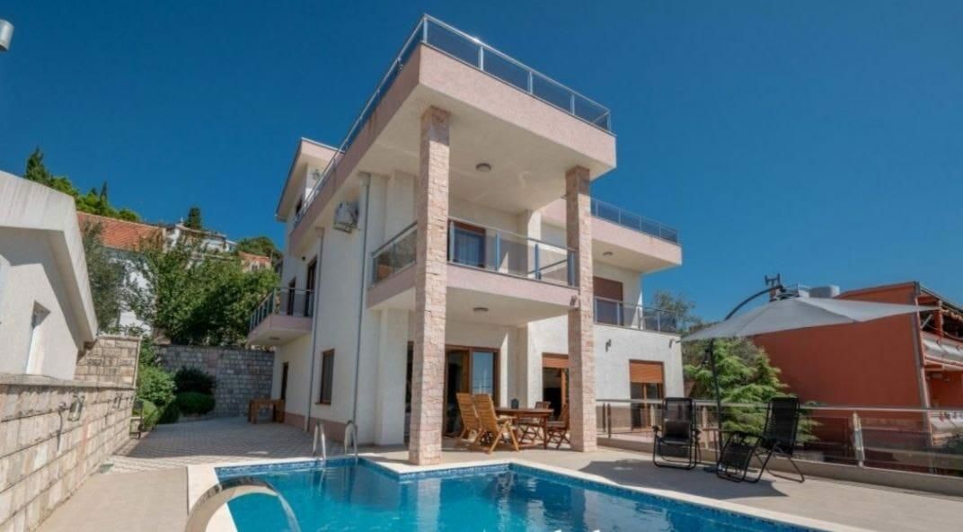 Haus in Susanj, Montenegro, 392 m² - Foto 1