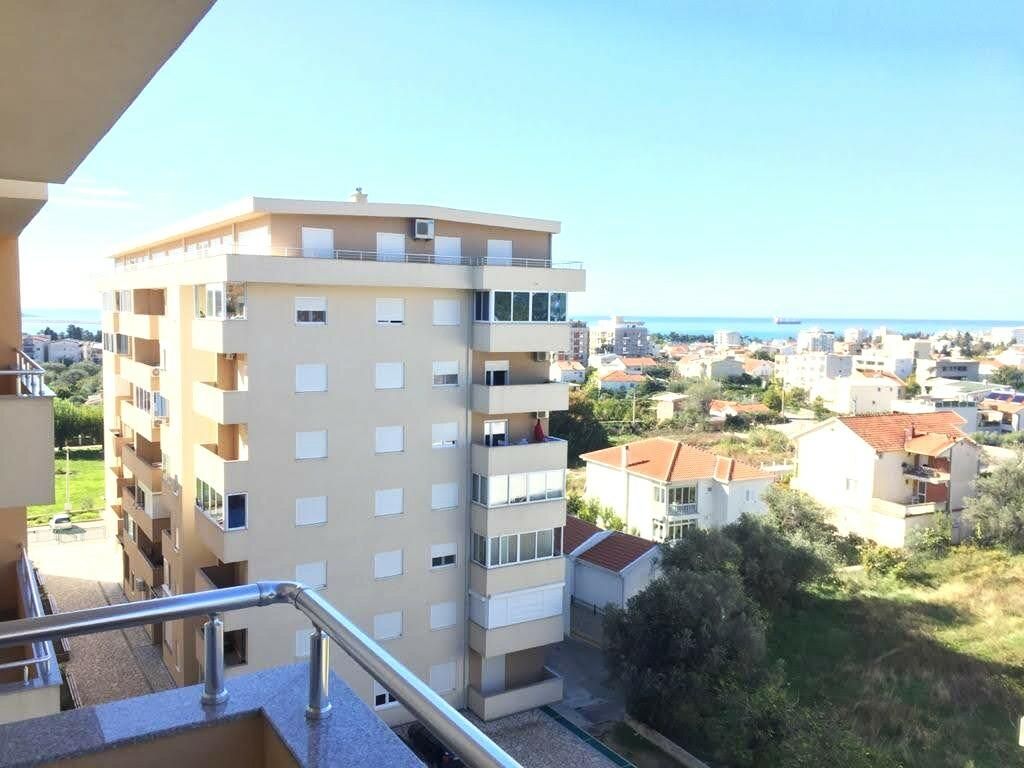 Flat in Bar, Montenegro, 40 m² - picture 1