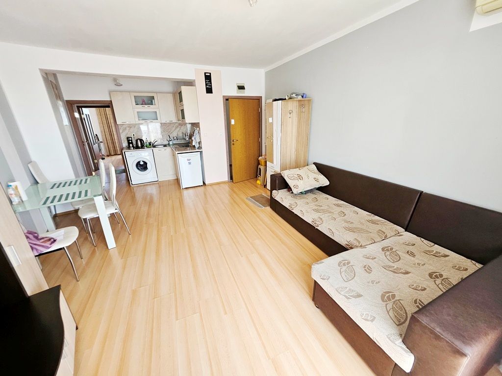Appartement à Slantchev Briag, Bulgarie, 59.8 m² - image 1