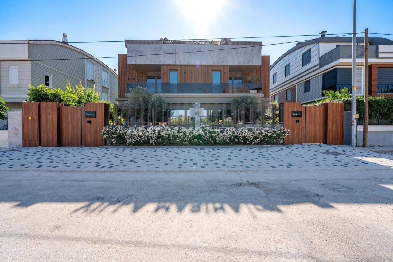 Villa in Antalya, Türkei, 330 m² - Foto 1