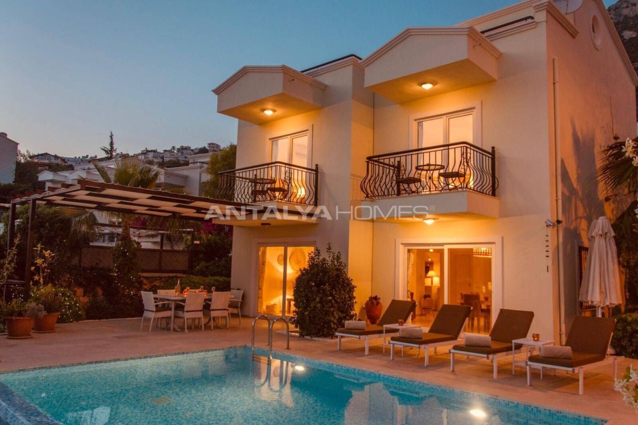 Villa à Kalkan, Turquie, 210 m² - image 1