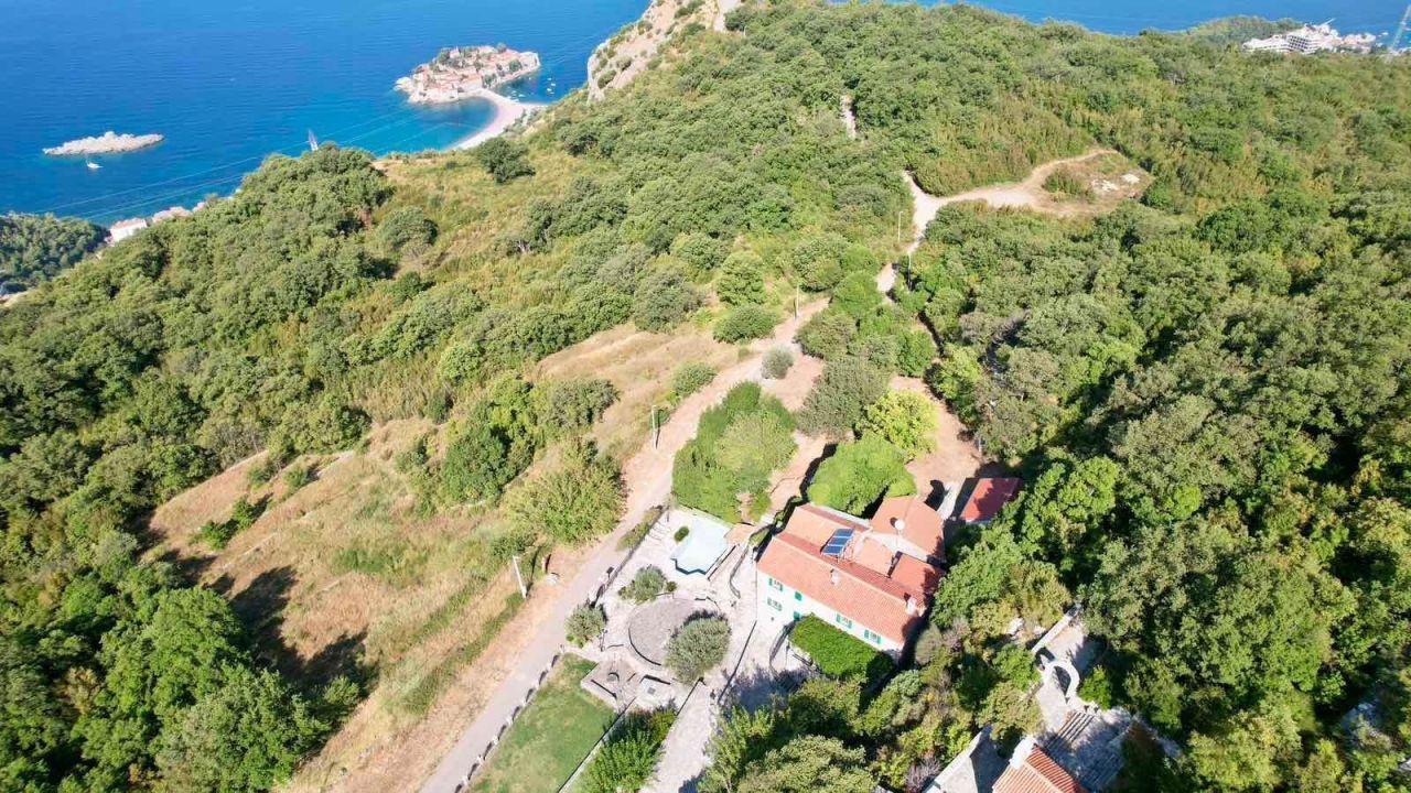 Terreno en Blizikuce, Montenegro, 7 000 m² - imagen 1