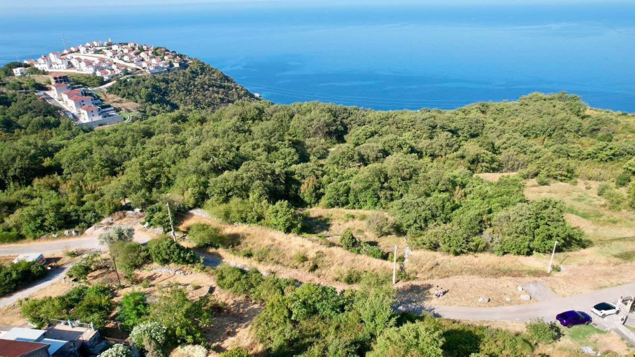 Land in Blizikuce, Montenegro, 1 900 m² - picture 1