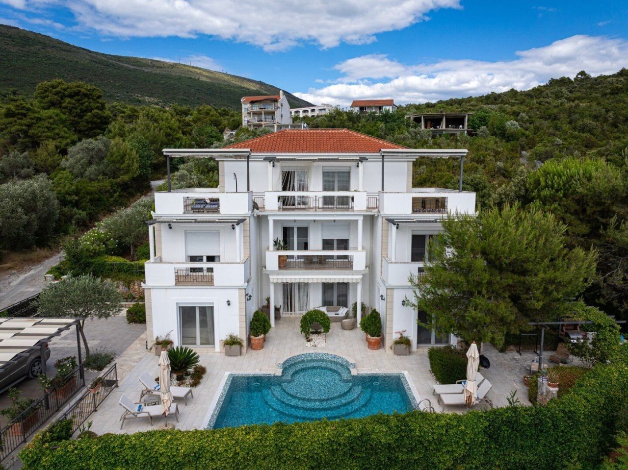 Haus in Herceg-Novi, Montenegro, 357 m² - Foto 1
