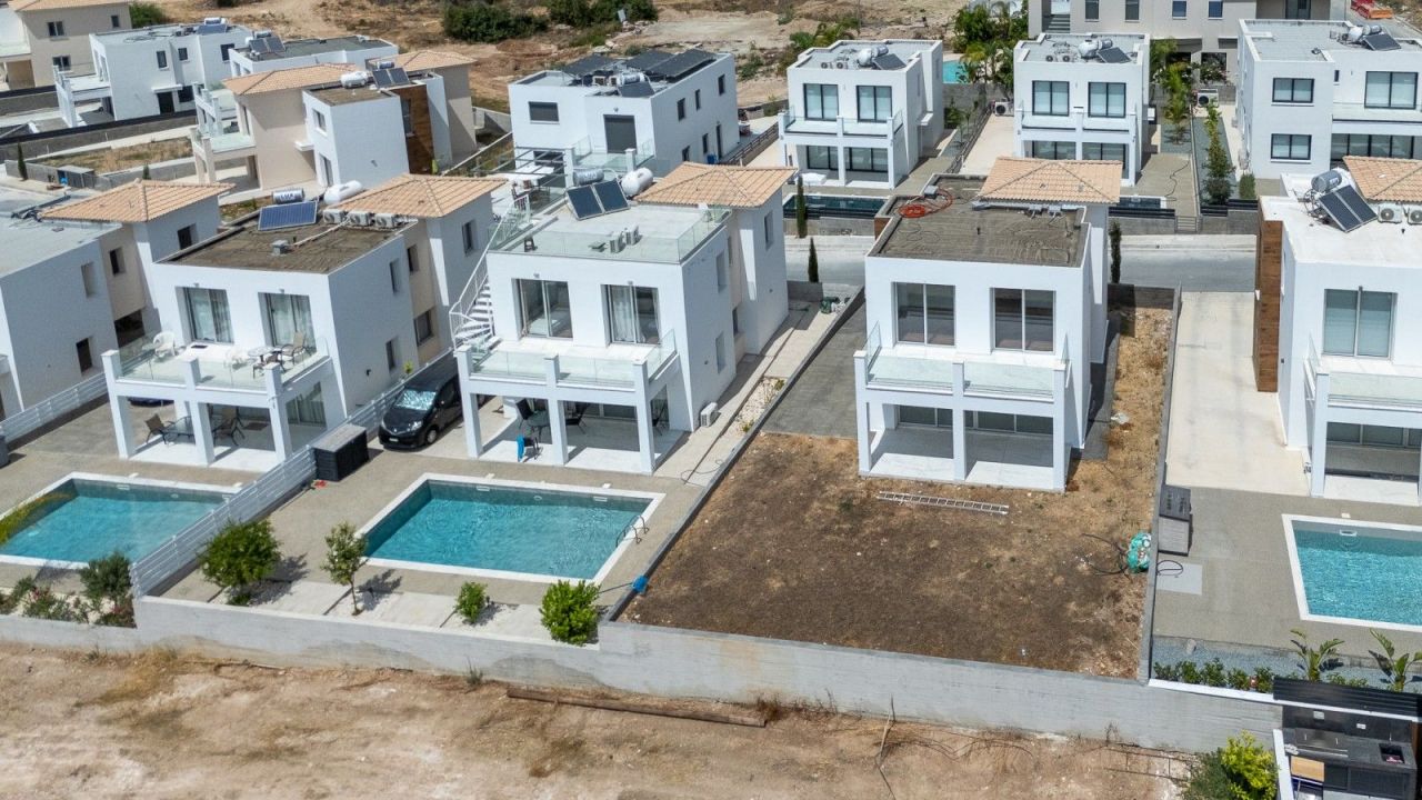 Villa in Paphos, Cyprus, 150 m² - picture 1