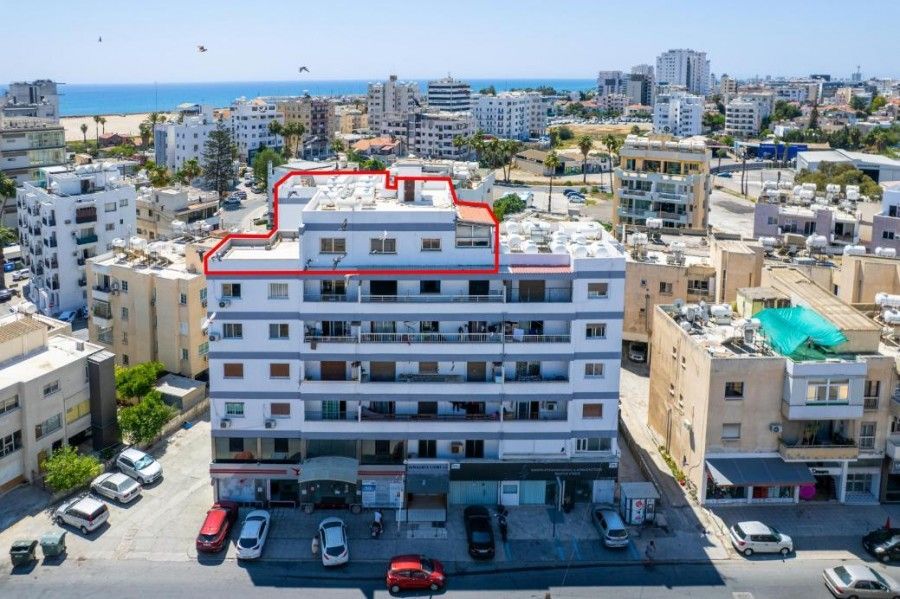 Penthouse in Larnaca, Cyprus, 153 m² - picture 1