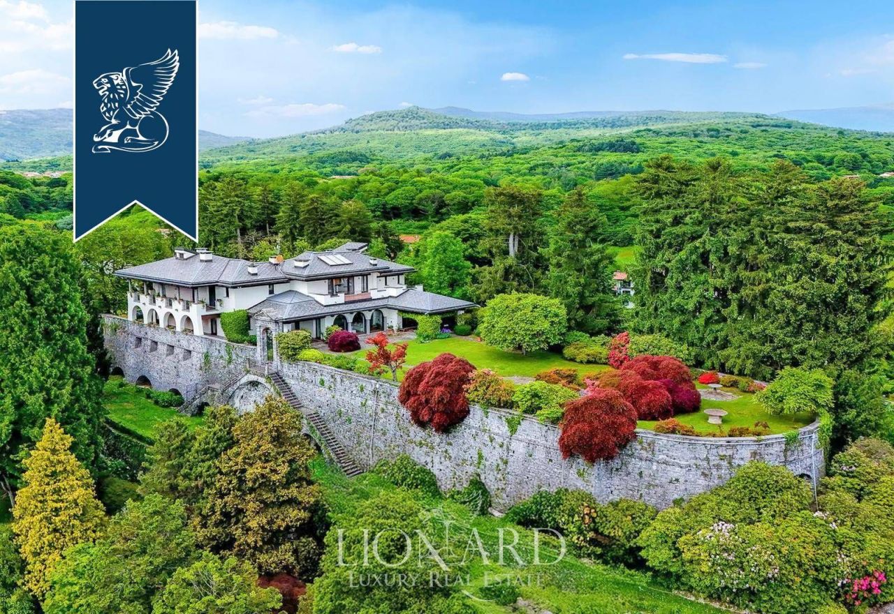 Villa in Biella, Italy, 600 m² - picture 1