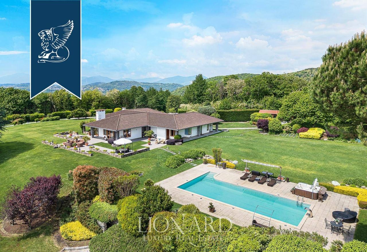 Villa à Como, Italie, 450 m² - image 1