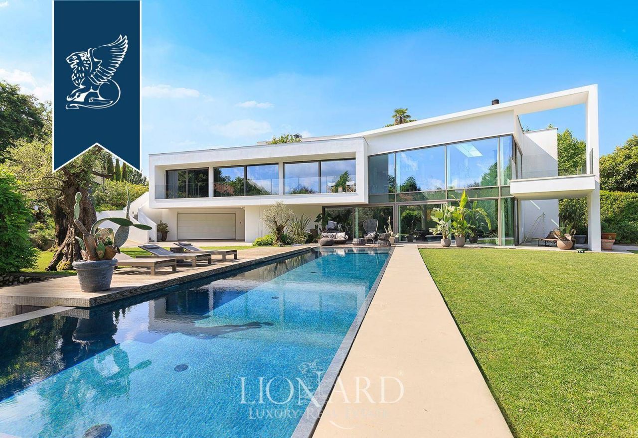Villa en Como, Italia, 700 m² - imagen 1