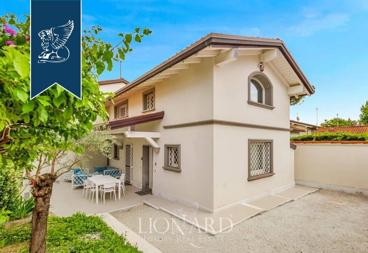 Villa in Forte dei Marmi, Italien, 130 m² - Foto 1