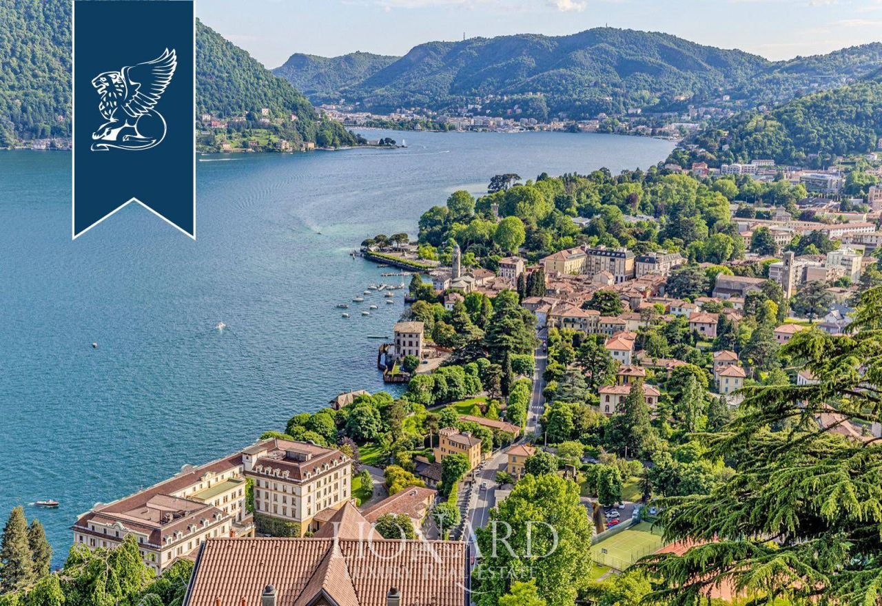Apartamento en Cernobbio, Italia, 212 m² - imagen 1