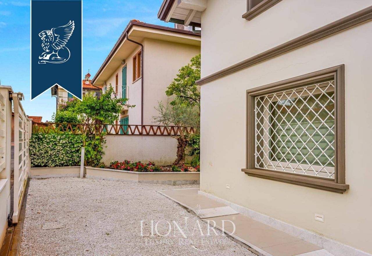Villa in Forte dei Marmi, Italy, 130 m² - picture 3