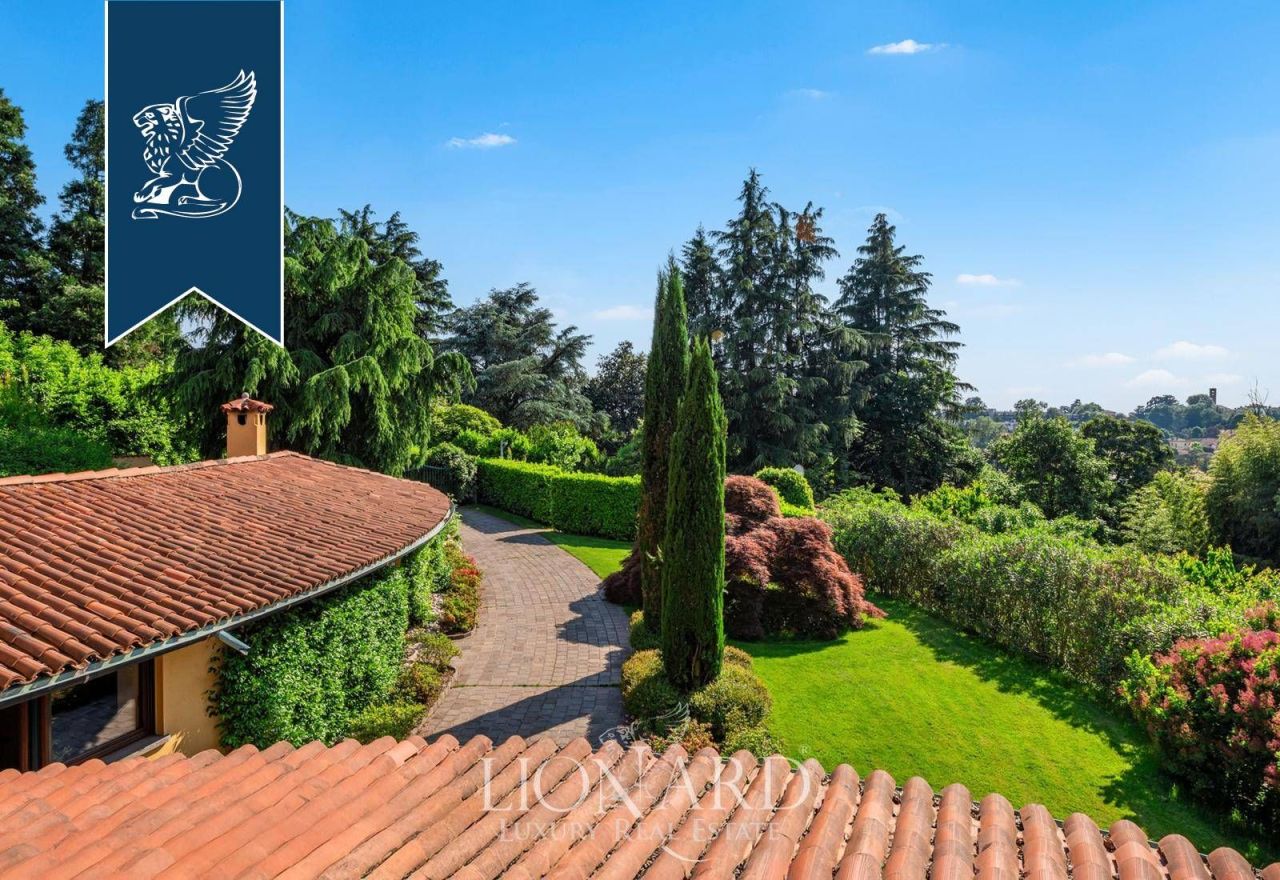 Villa à Carate Brianza, Italie, 800 m² - image 4