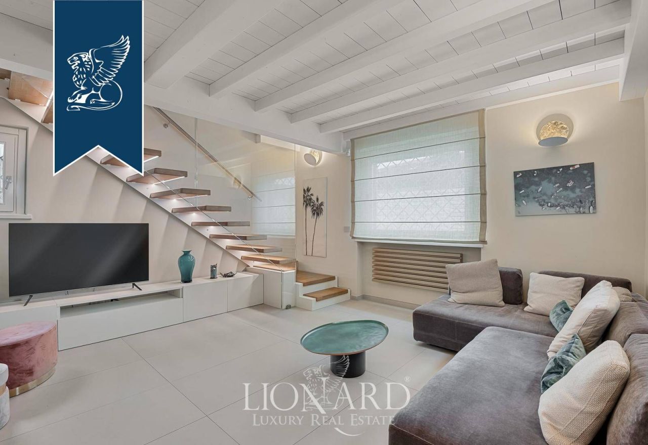 Villa in Forte dei Marmi, Italy, 130 m² - picture 5