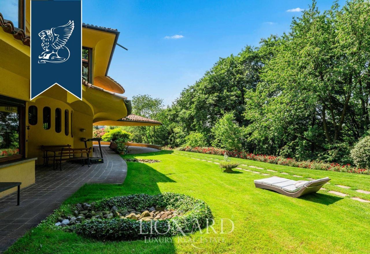 Villa à Carate Brianza, Italie, 800 m² - image 7
