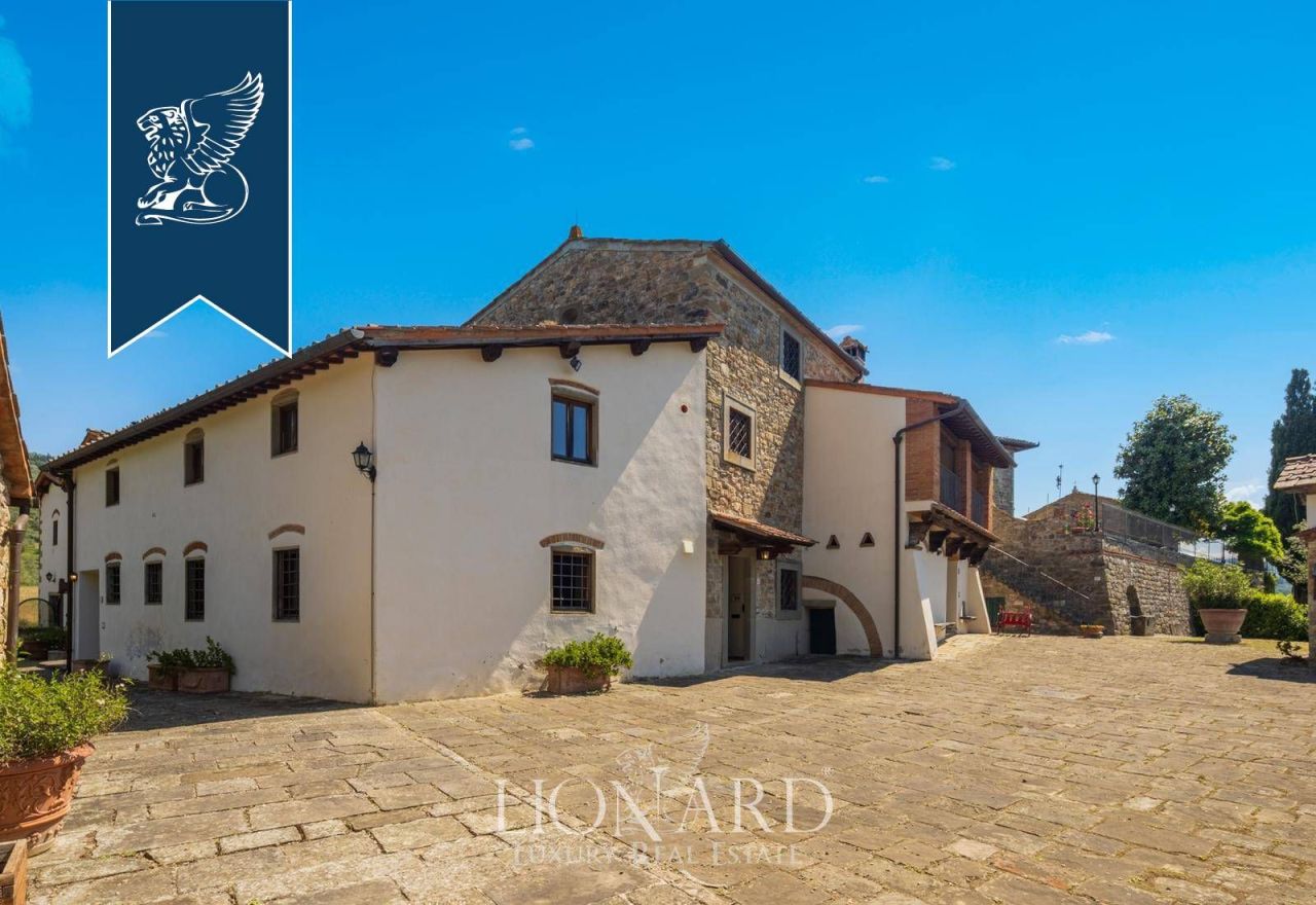 Farm in Pontassieve, Italy, 898 m² - picture 8