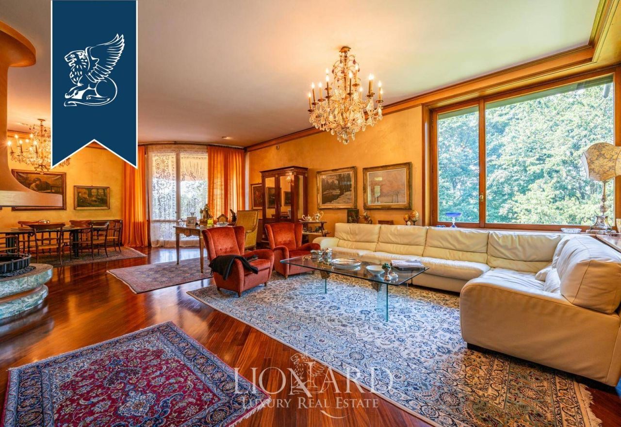 Villa à Carate Brianza, Italie, 800 m² - image 13