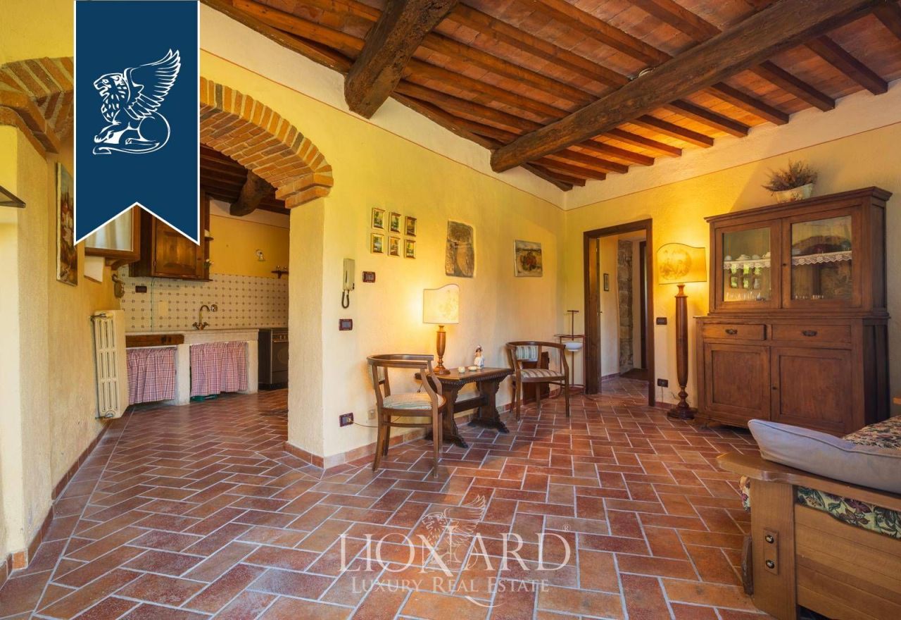 Farm in Pontassieve, Italy, 898 m² - picture 13