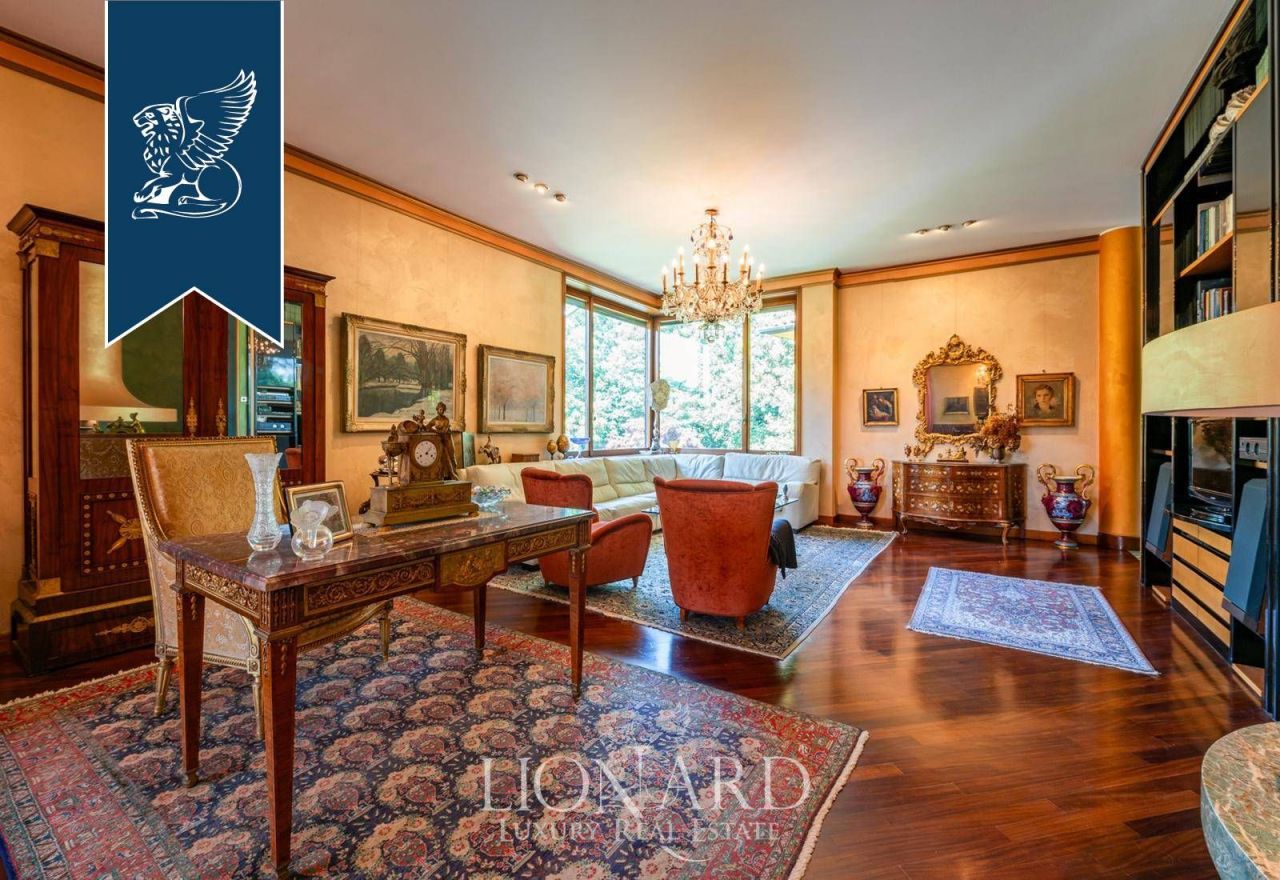 Villa à Carate Brianza, Italie, 800 m² - image 16