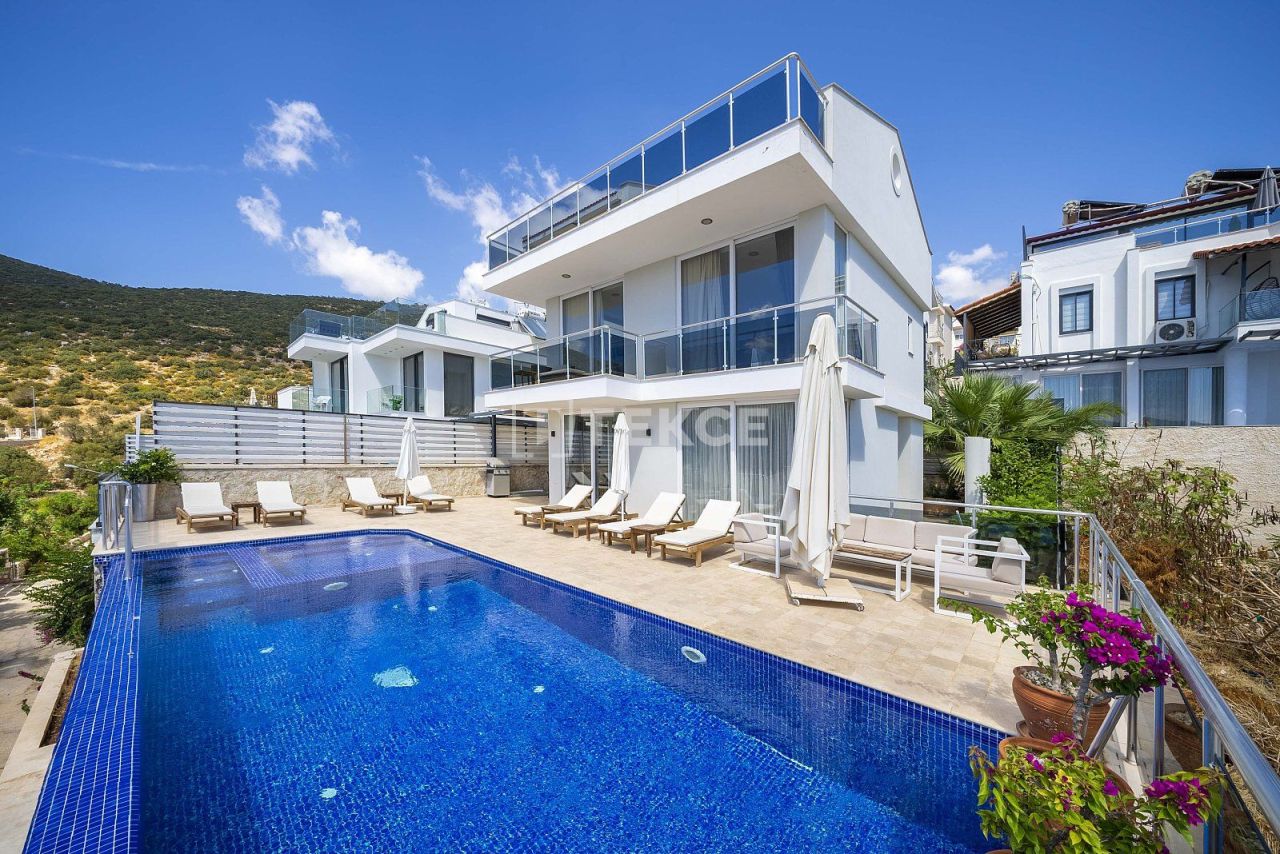 Villa à Kalkan, Turquie, 210 m² - image 1