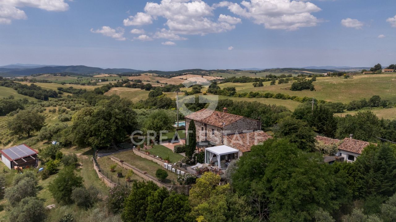 House Manciano, Italy, 430.15 m² - picture 1