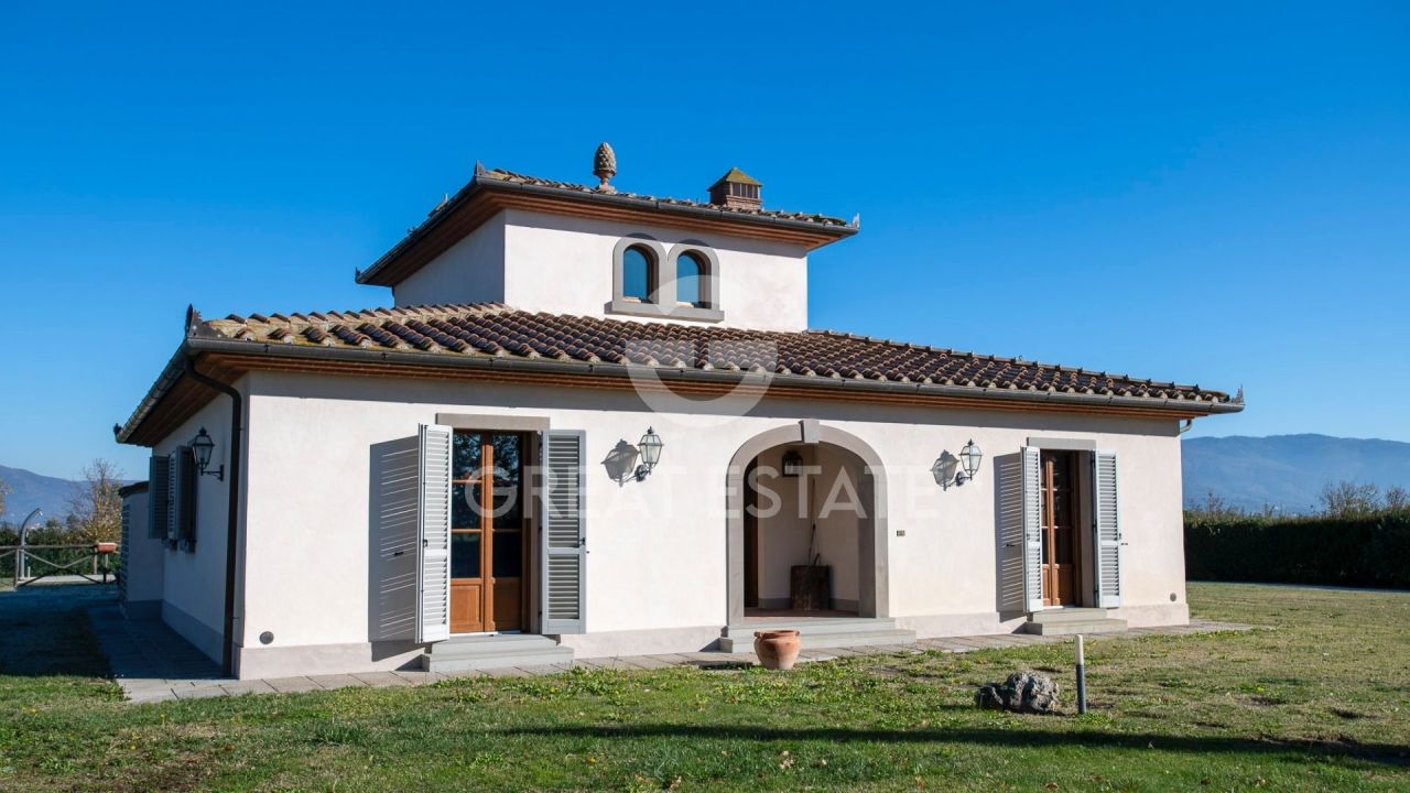 Casa en Cortona, Italia, 239.85 m² - imagen 1
