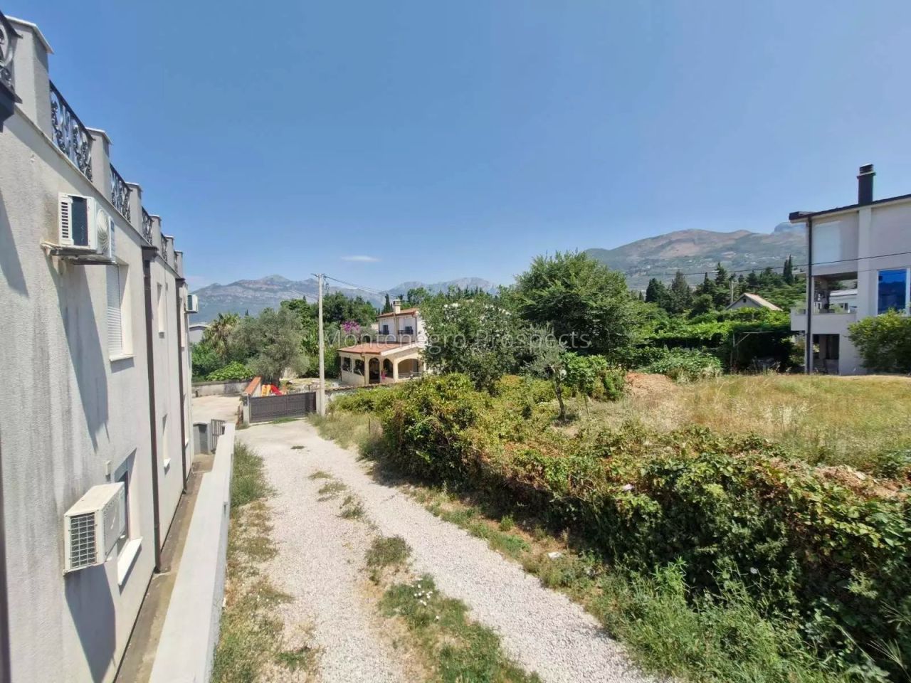 Land in Bar, Montenegro - picture 1