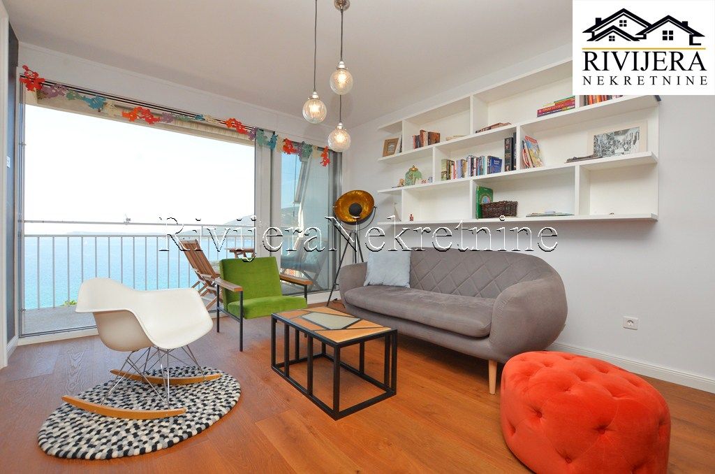 Appartamento a Herceg-Novi, Montenegro, 84 m² - foto 1