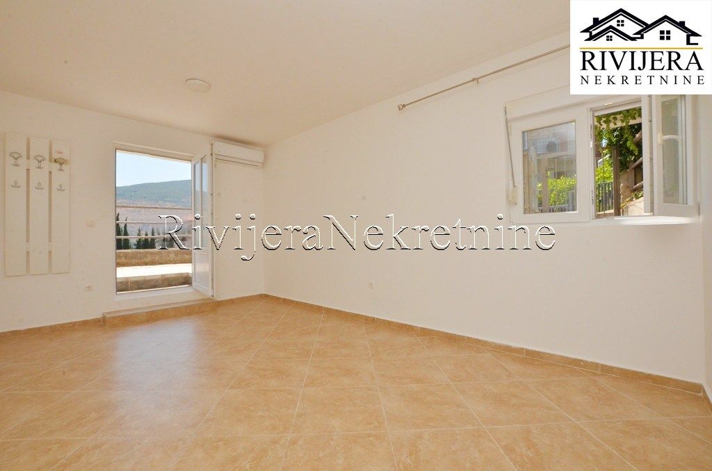 Piso en Herceg-Novi, Montenegro, 47 m² - imagen 1