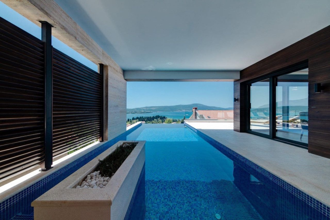 Villa in Tivat, Montenegro, 311 m² - picture 1