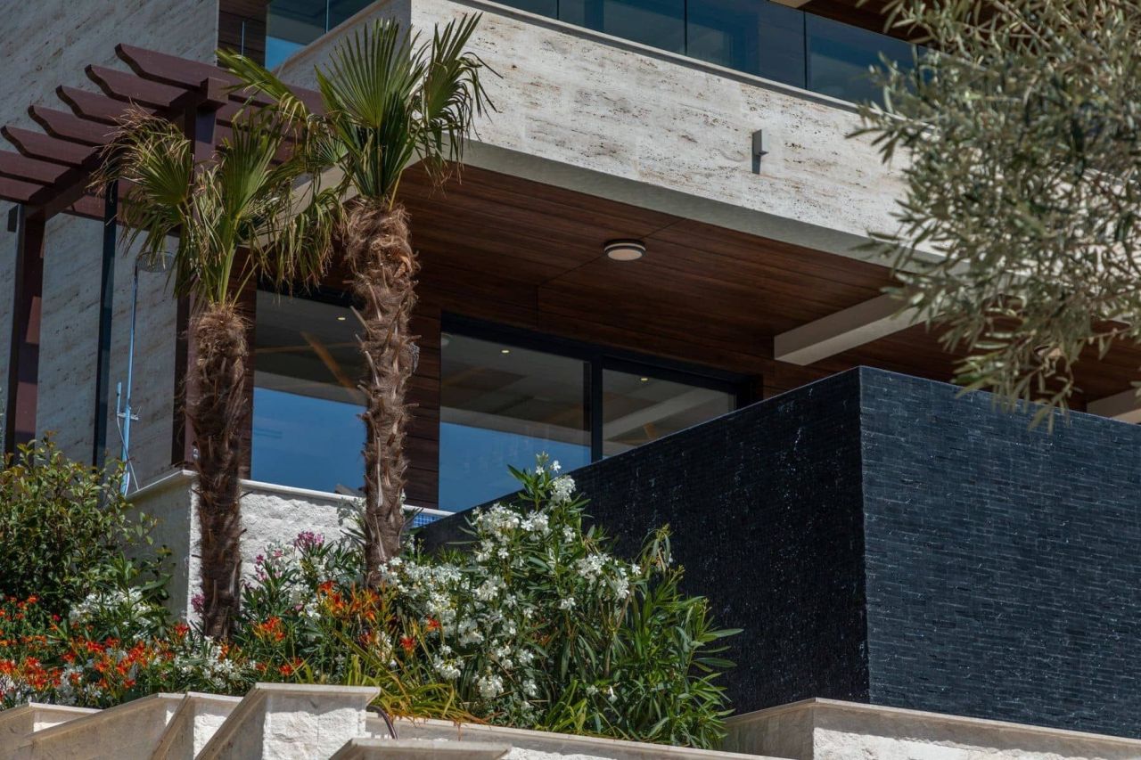 Villa à Tivat, Monténégro, 351 m² - image 1