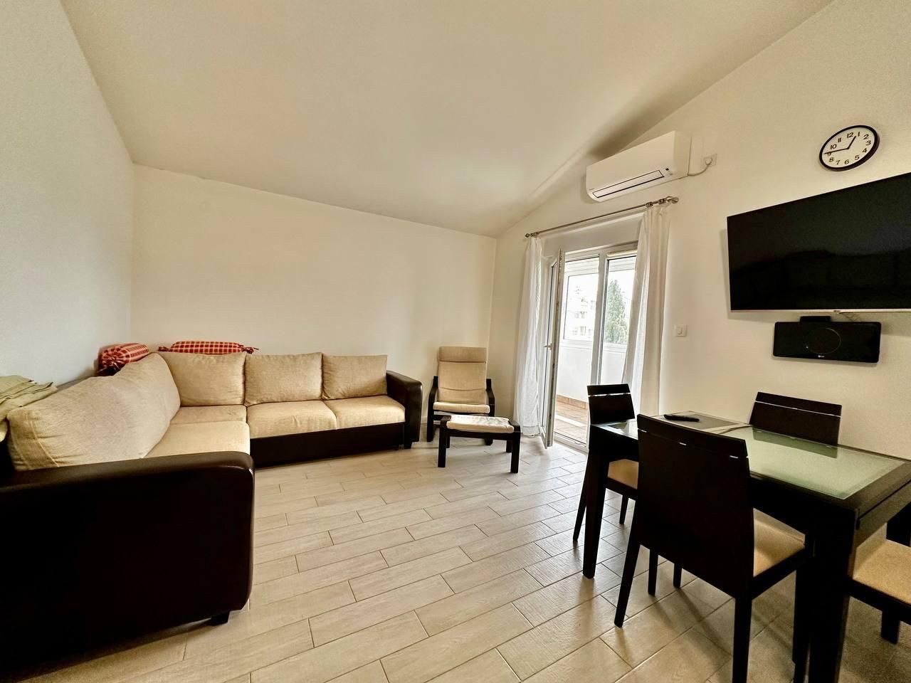 Flat in Budva, Montenegro, 92 m² - picture 1
