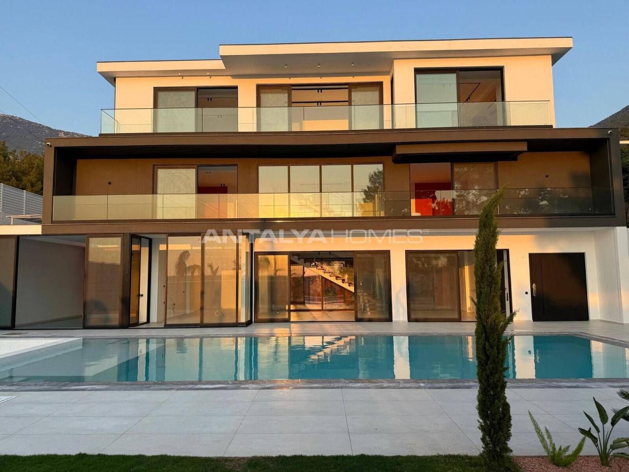 Villa à Fethiye, Turquie, 330 m² - image 1