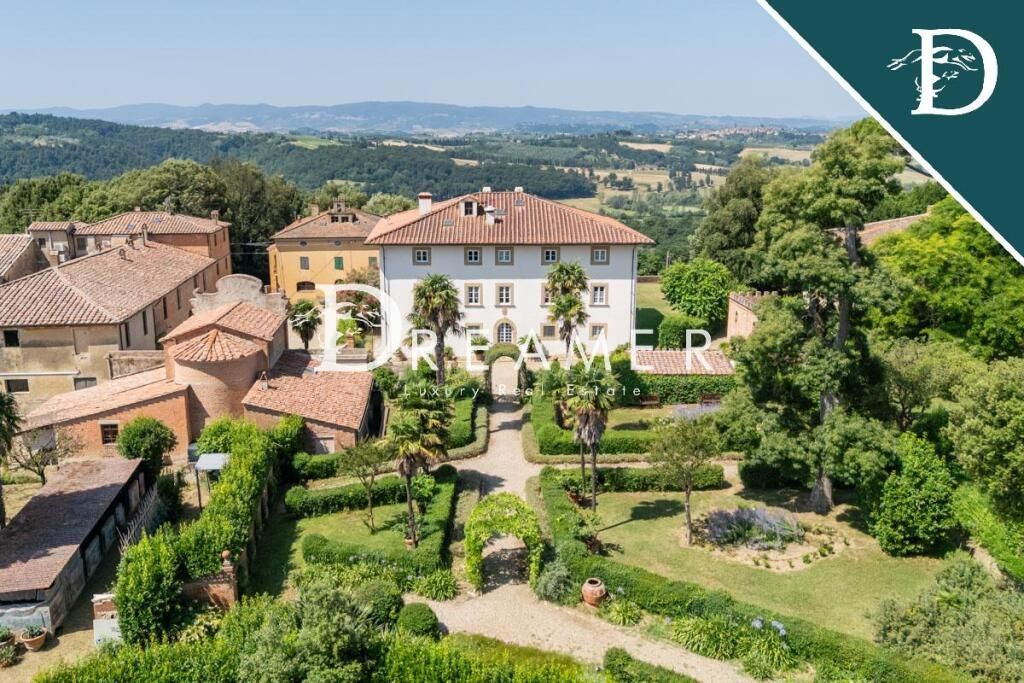 Villa Peccioli, Italy, 18 018.75 m² - picture 1