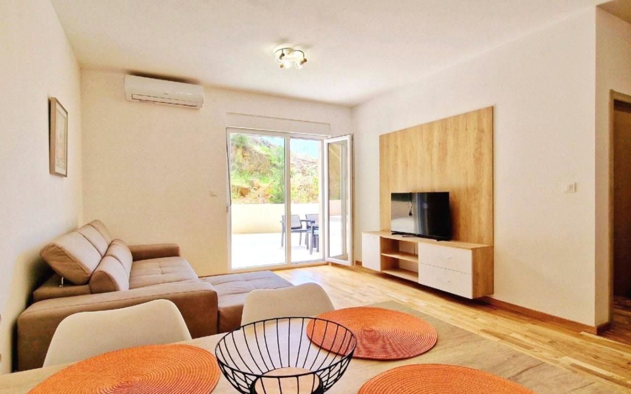 Flat in Becici, Montenegro, 70 m² - picture 1