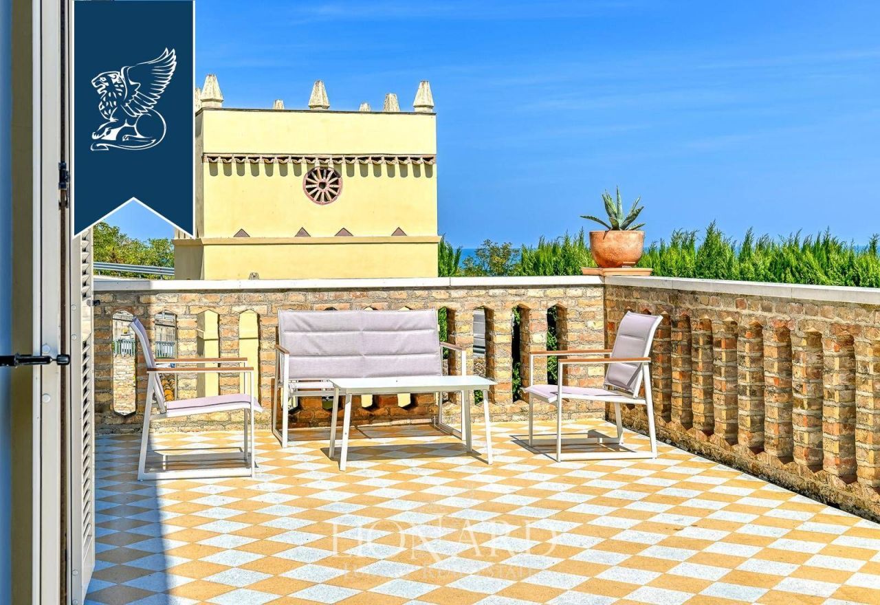 Villa en Silvi, Italia, 1 840 m² - imagen 3