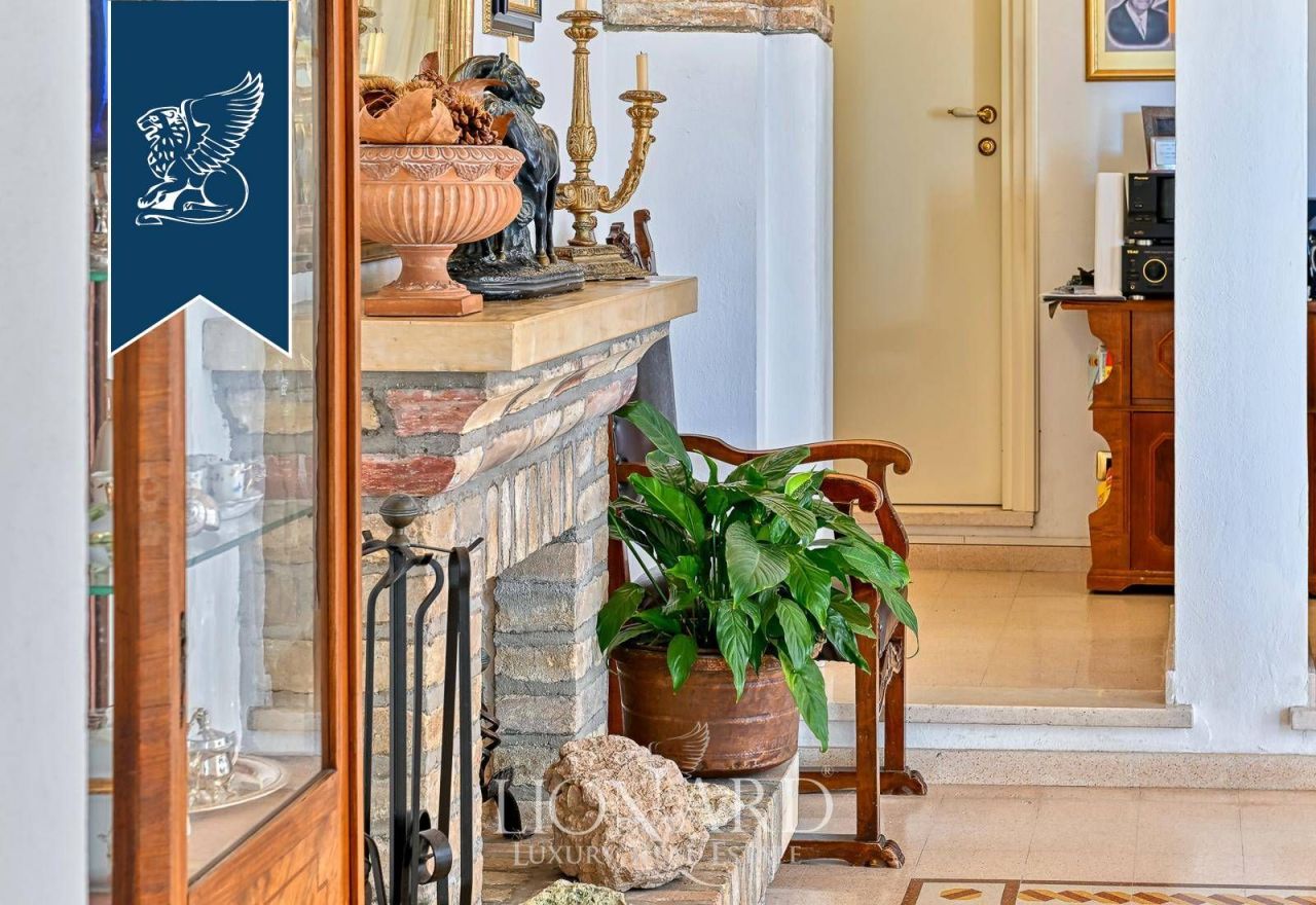 Villa en Silvi, Italia, 1 840 m² - imagen 9