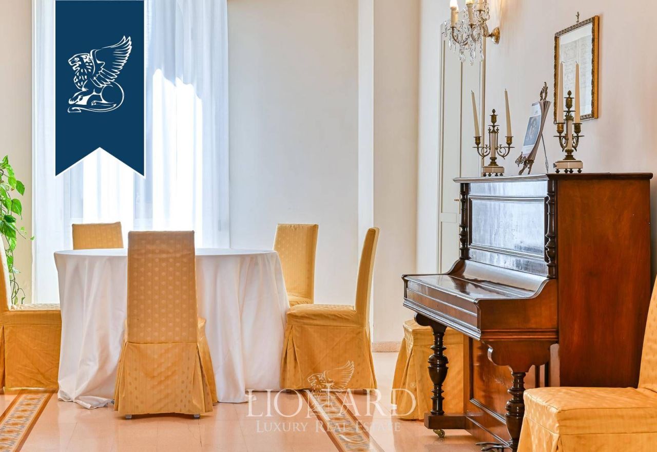 Villa en Silvi, Italia, 1 840 m² - imagen 11