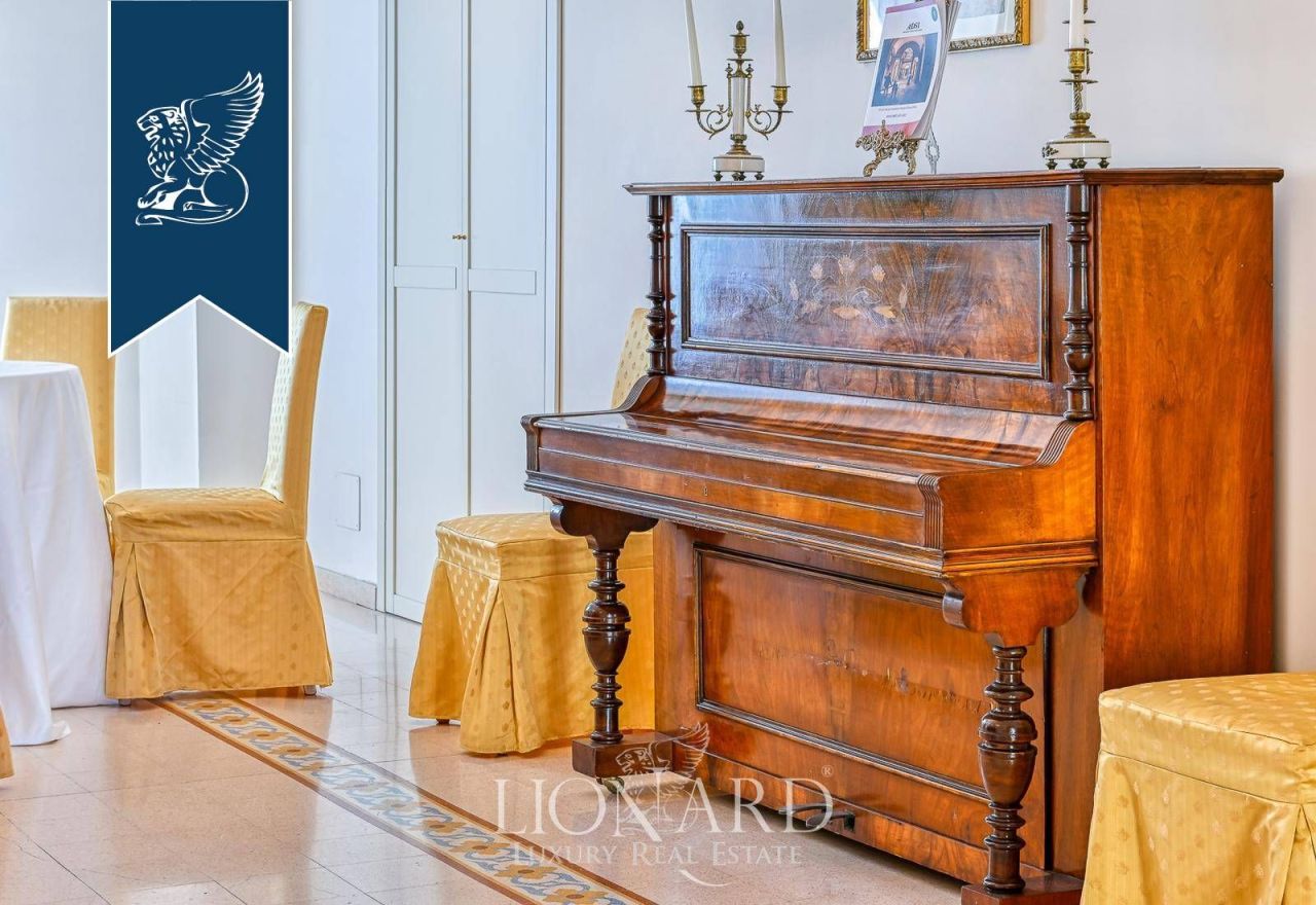 Villa en Silvi, Italia, 1 840 m² - imagen 13