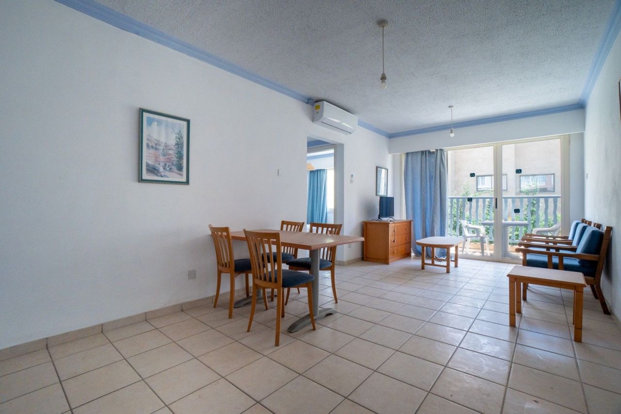 Apartment in Paphos, Cyprus, 80 m² - picture 1