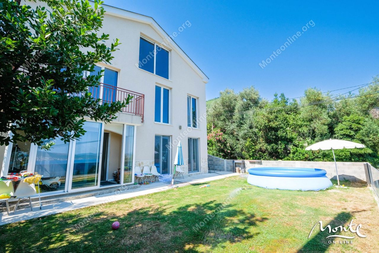 Maison à Herceg-Novi, Monténégro, 270 m² - image 1