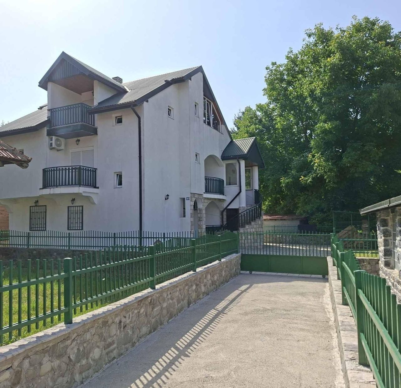 Maison à Kolasin, Monténégro, 236 m² - image 2