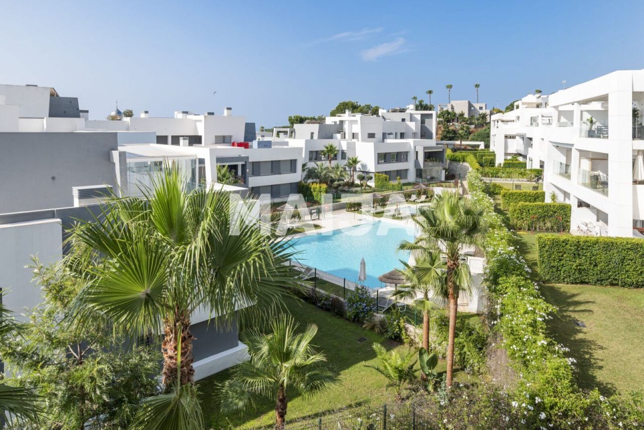 Wohnung in Estepona, Spanien, 360 m² - Foto 1
