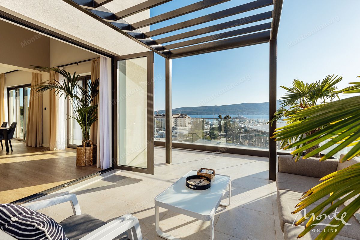 Penthouse in Tivat, Montenegro, 179 m² - picture 1