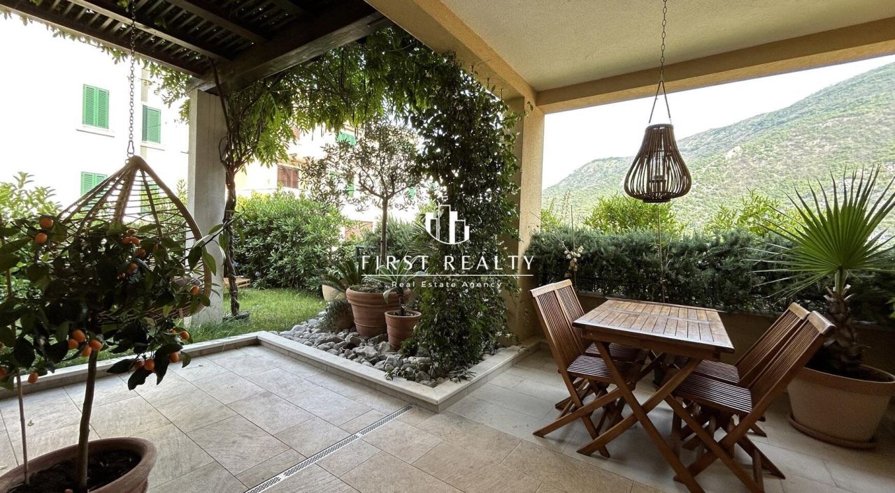 Apartamento en Morinj, Montenegro, 92 m² - imagen 1