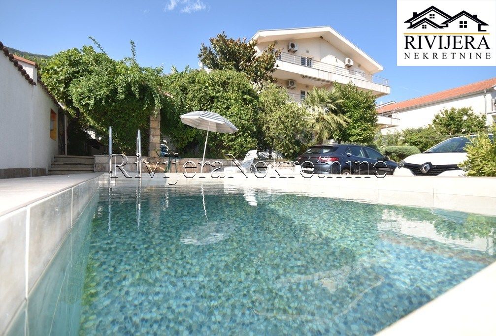 Appartamenti a Herceg-Novi, Montenegro, 68 m² - foto 1