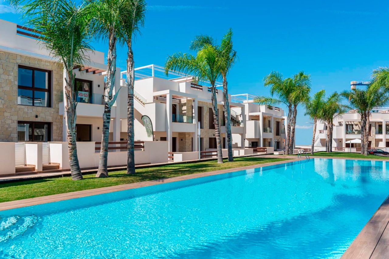 Bungalow in Torrevieja, Spain, 63 m² - picture 6