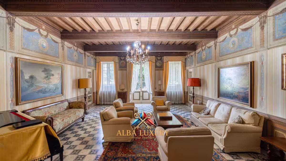 Villa en Lucca, Italia, 800 m² - imagen 1